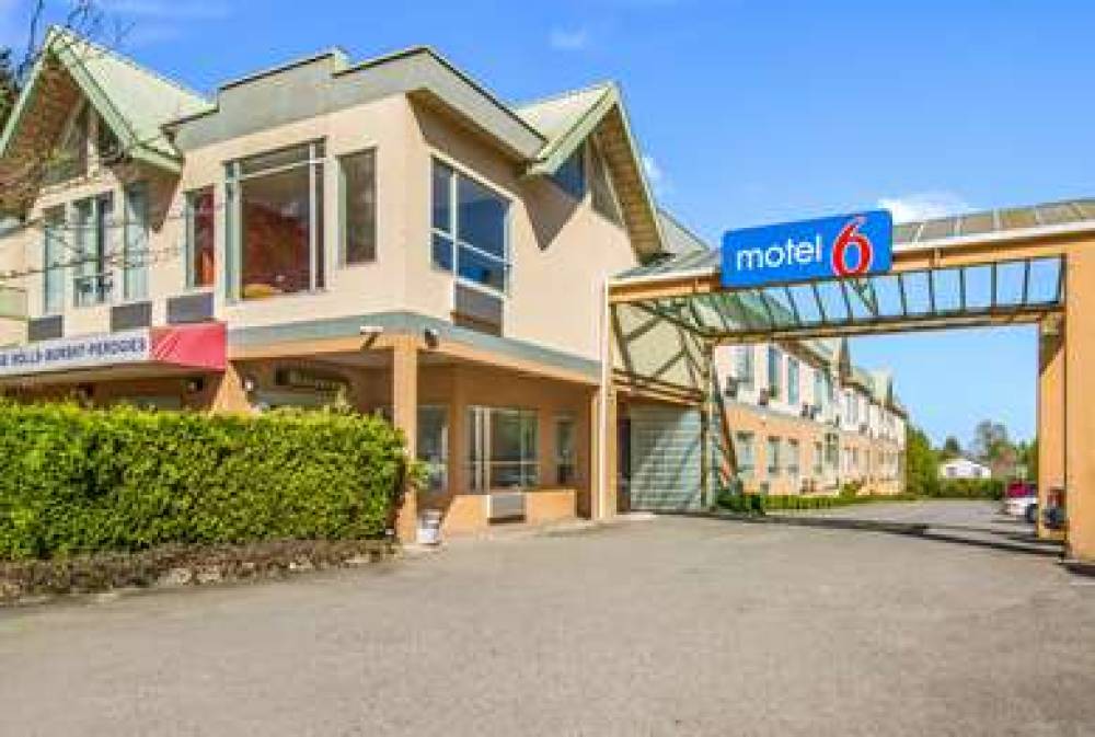 MOTEL 6 SURREY BC 5