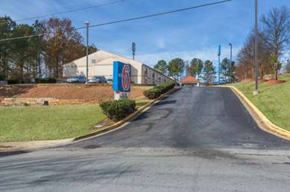 Motel 6 Suwanee, GA  Gwinnett Center 8