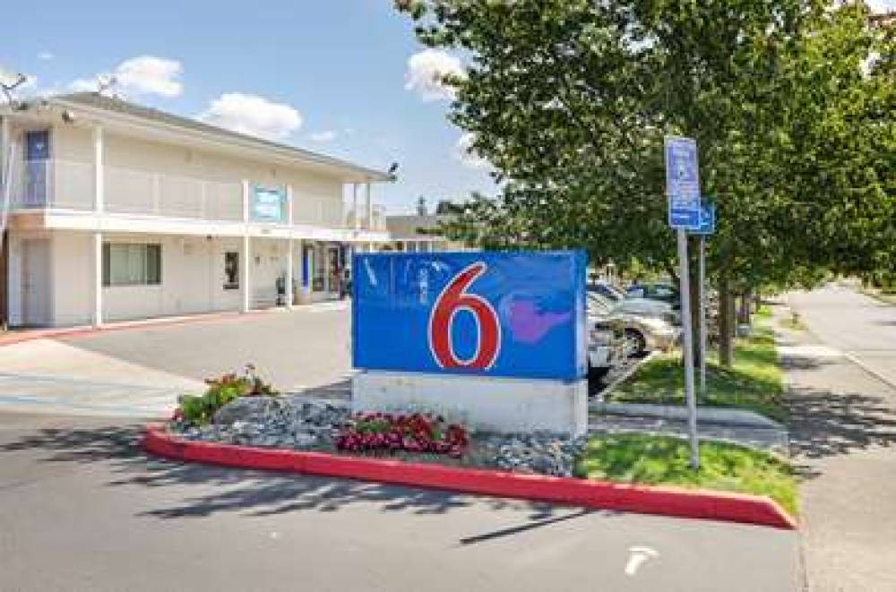 Motel 6 Tacoma South 1