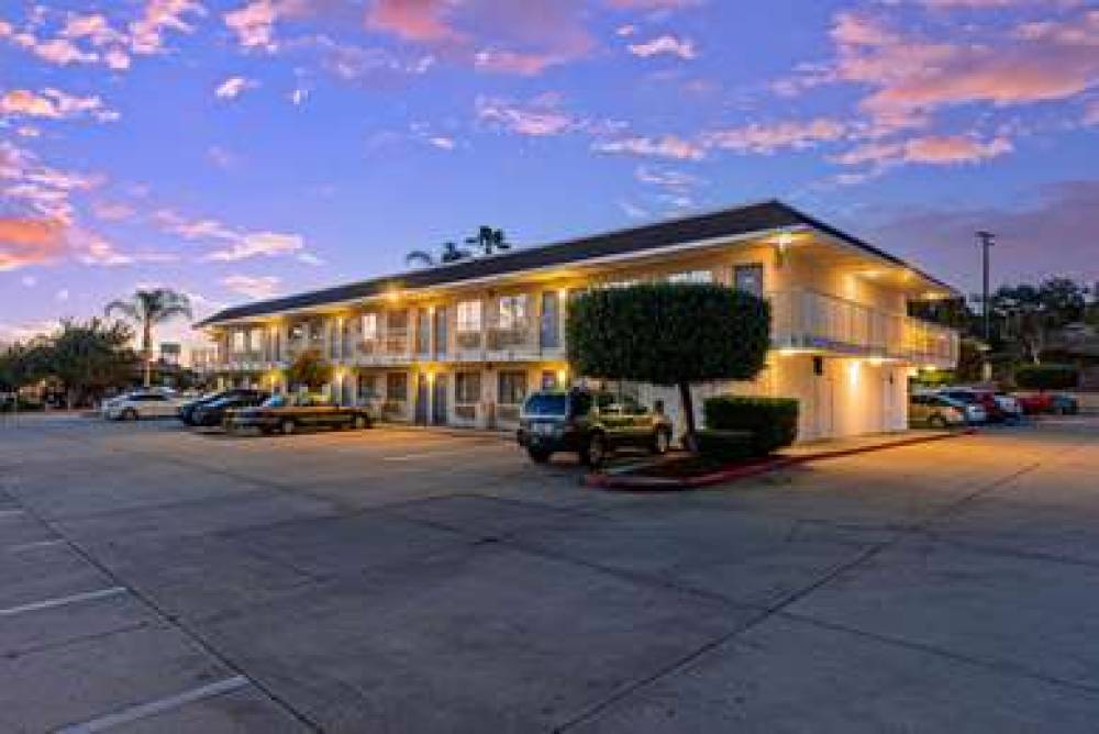 Motel 6 Temecula - Historic Old Town 2