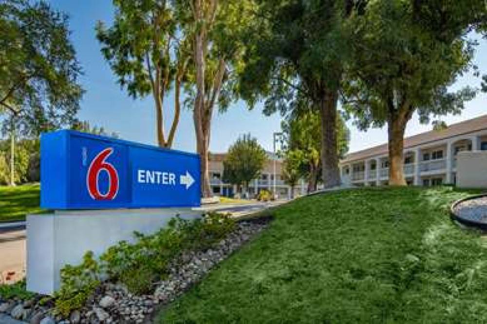 Motel 6 Thousand Oaks, CA 2