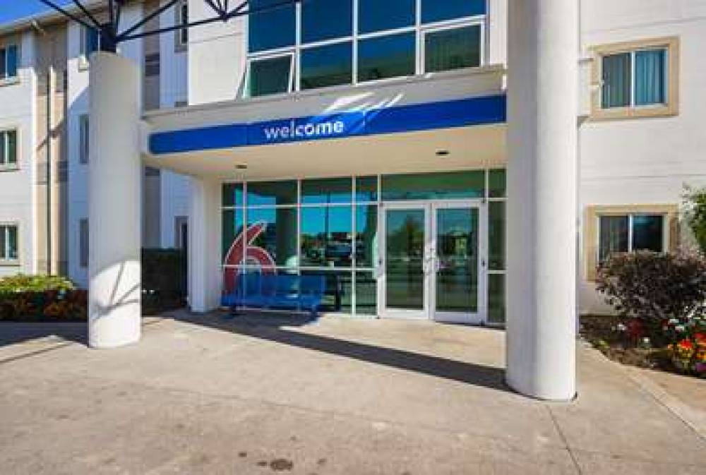 Motel 6 Toronto East - Whitby 6