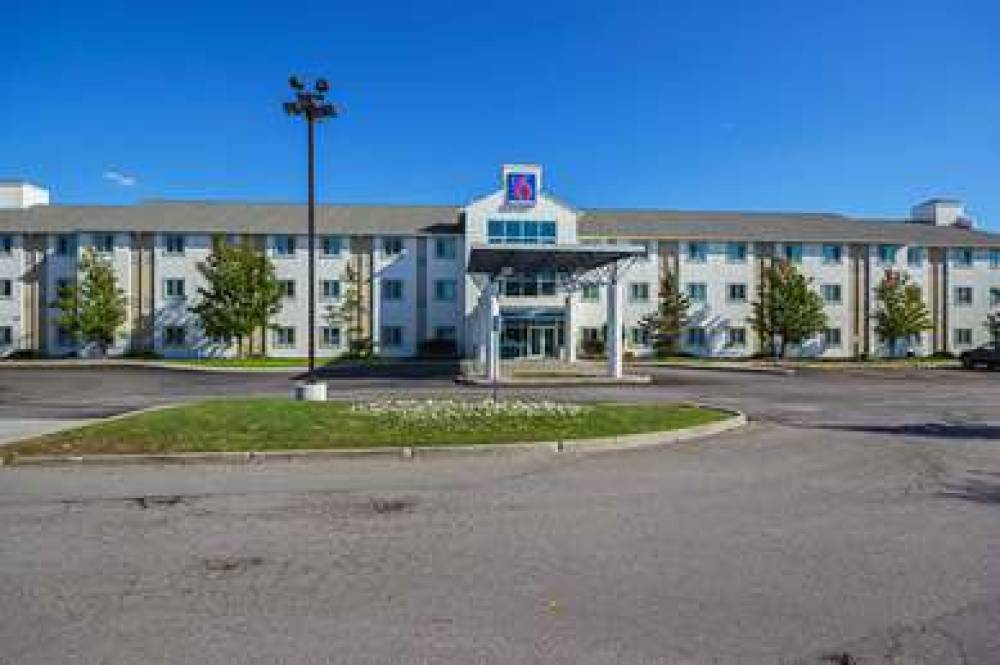 Motel 6 Toronto East - Whitby 2