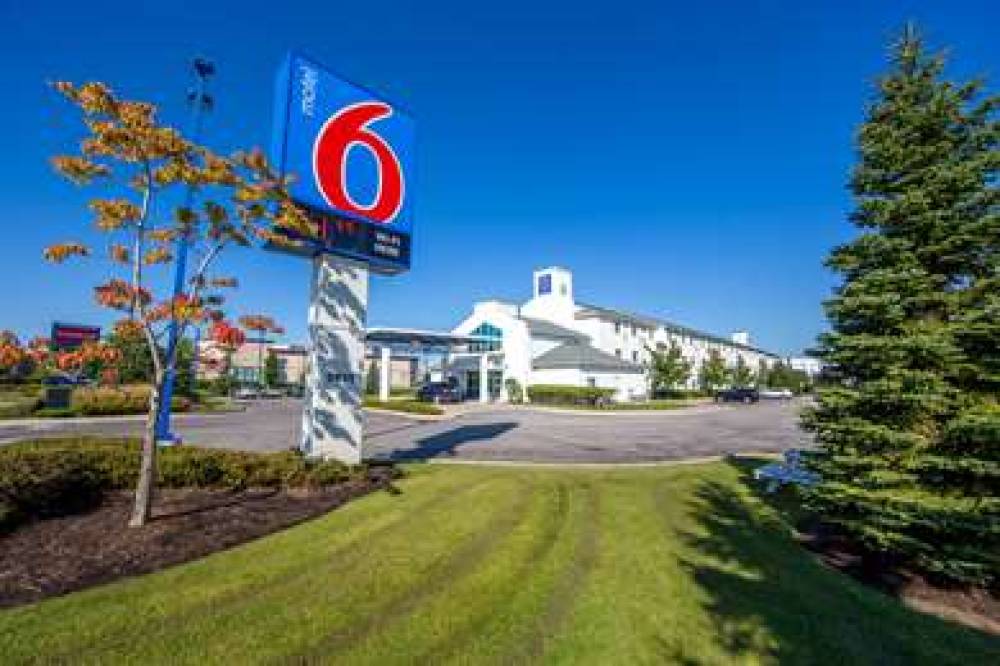 Motel 6 Toronto - Mississauga 1