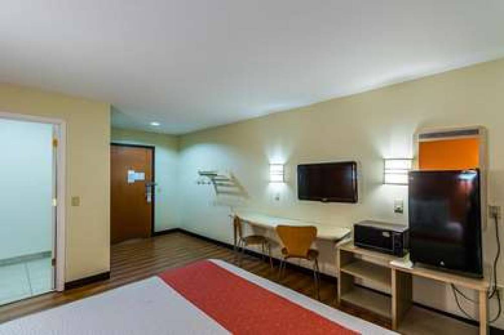 Motel 6 Urbana  IL 7