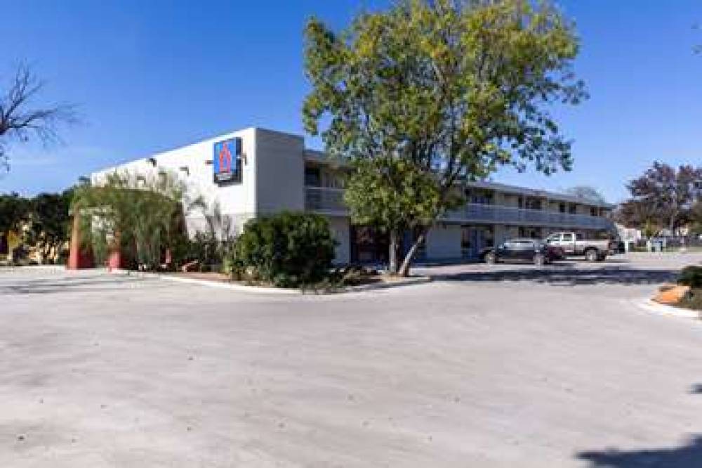 Motel 6 Uvalde TX 2