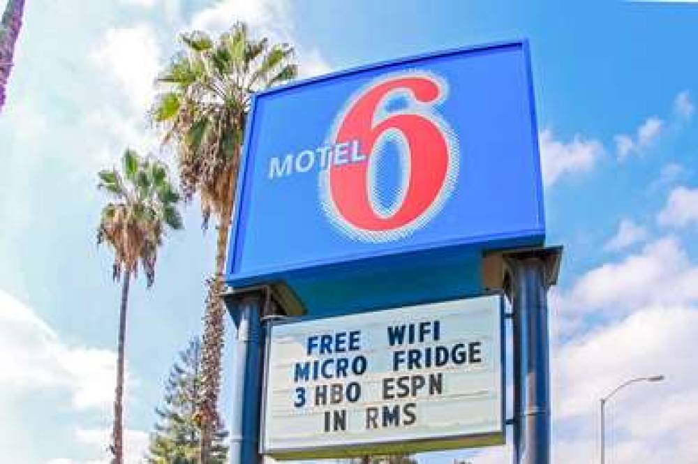 Motel 6 Visalia CA 8