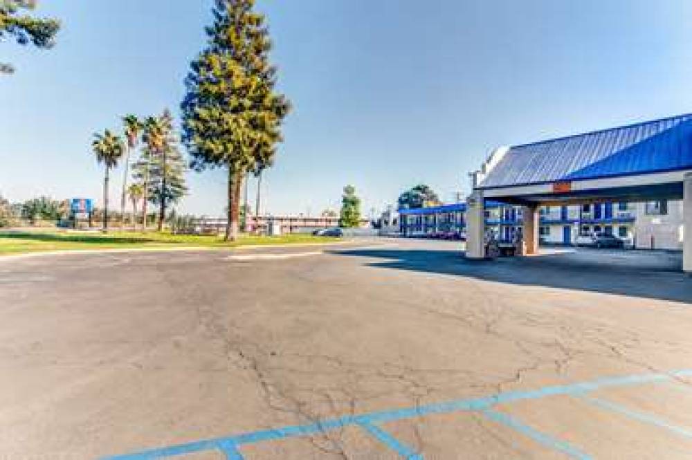 Motel 6 Visalia CA 6