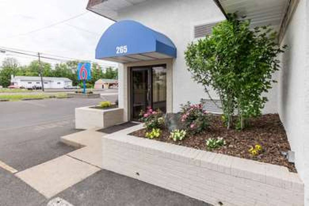 MOTEL 6 WARMINSTER, PA 4