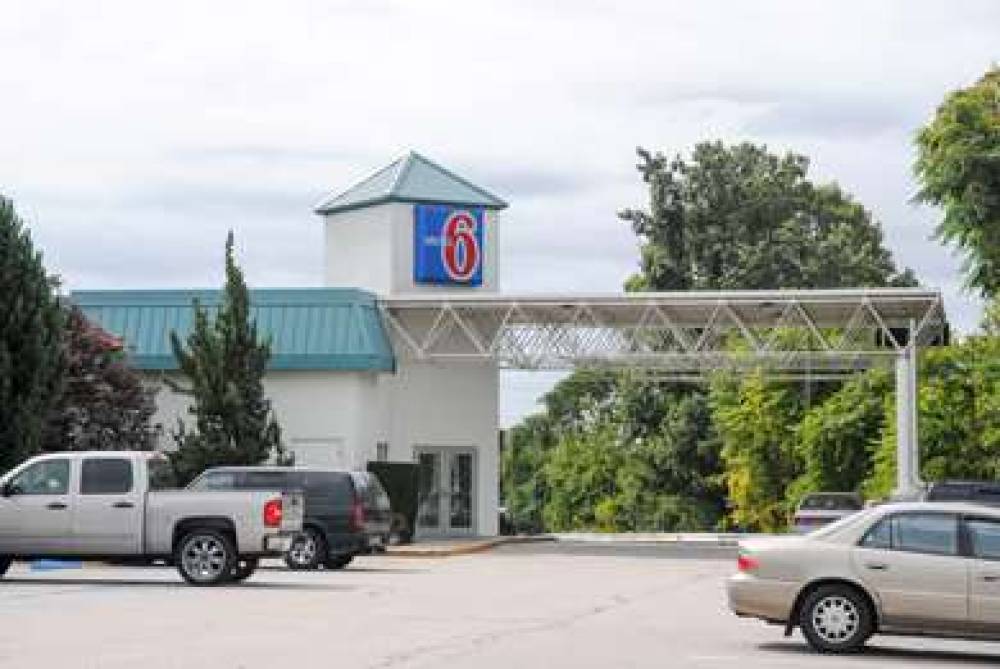 Motel 6 Warwick RI - Providence Airport - I-95 3