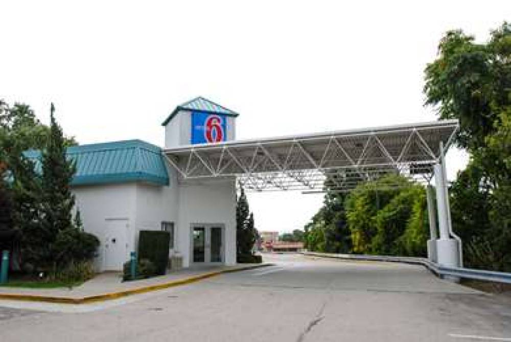 Motel 6 Warwick RI - Providence Airport - I-95 1