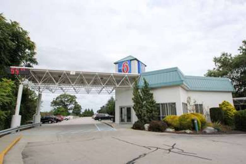 Motel 6 Warwick RI - Providence Airport - I-95 2