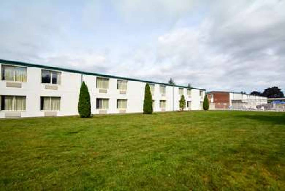 Motel 6 Warwick RI - Providence Airport - I-95 4