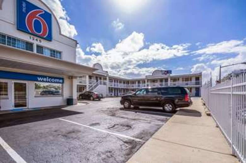 Motel 6 Washington DC - Convention Center 5