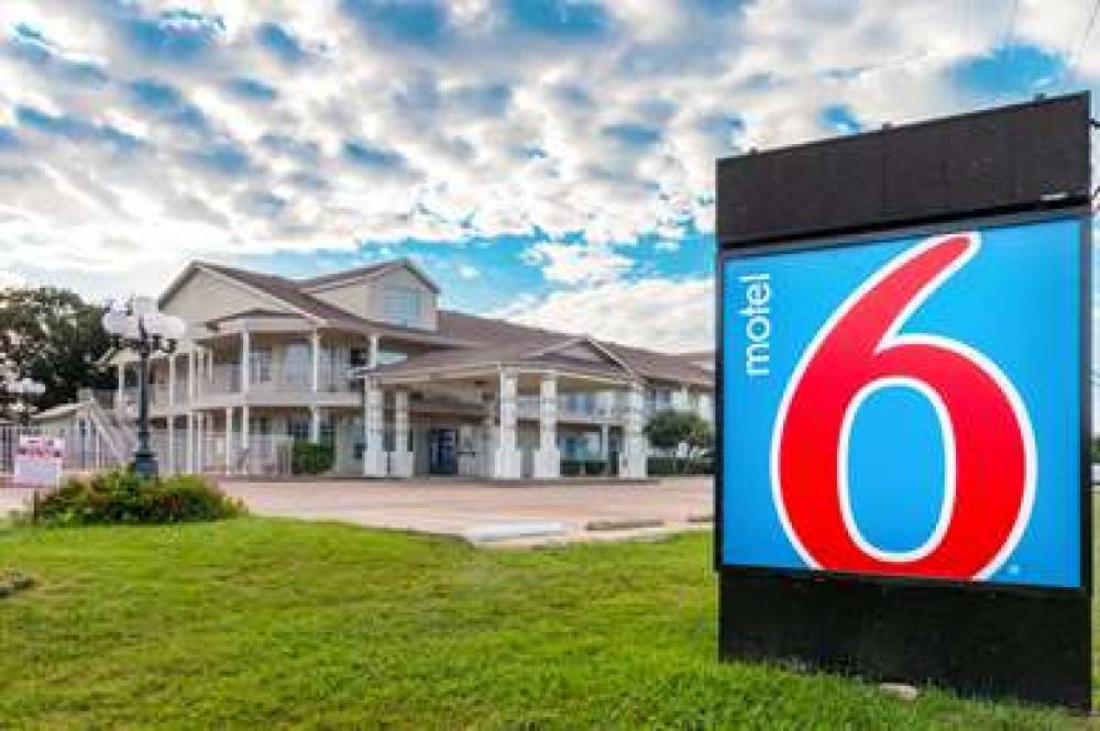 Motel 6 Waxahachie TX 1