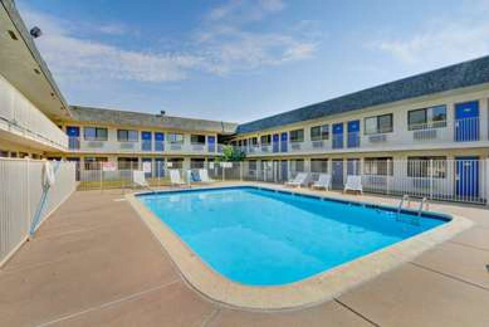 Motel 6 Wichita Airport 8