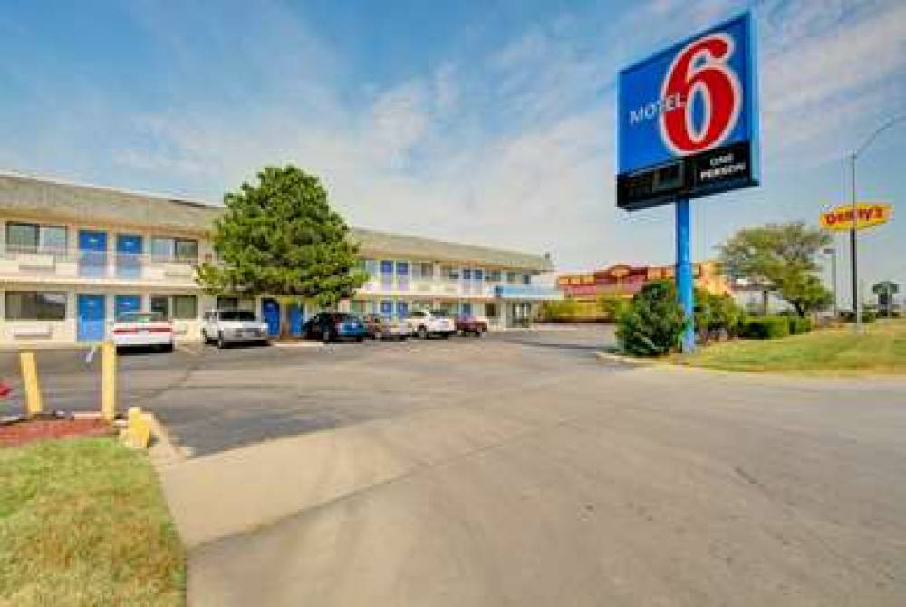 Motel 6 Wichita Airport 2