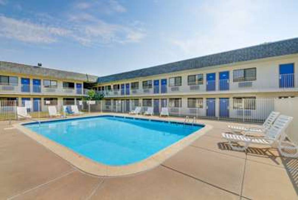 Motel 6 Wichita Airport 9