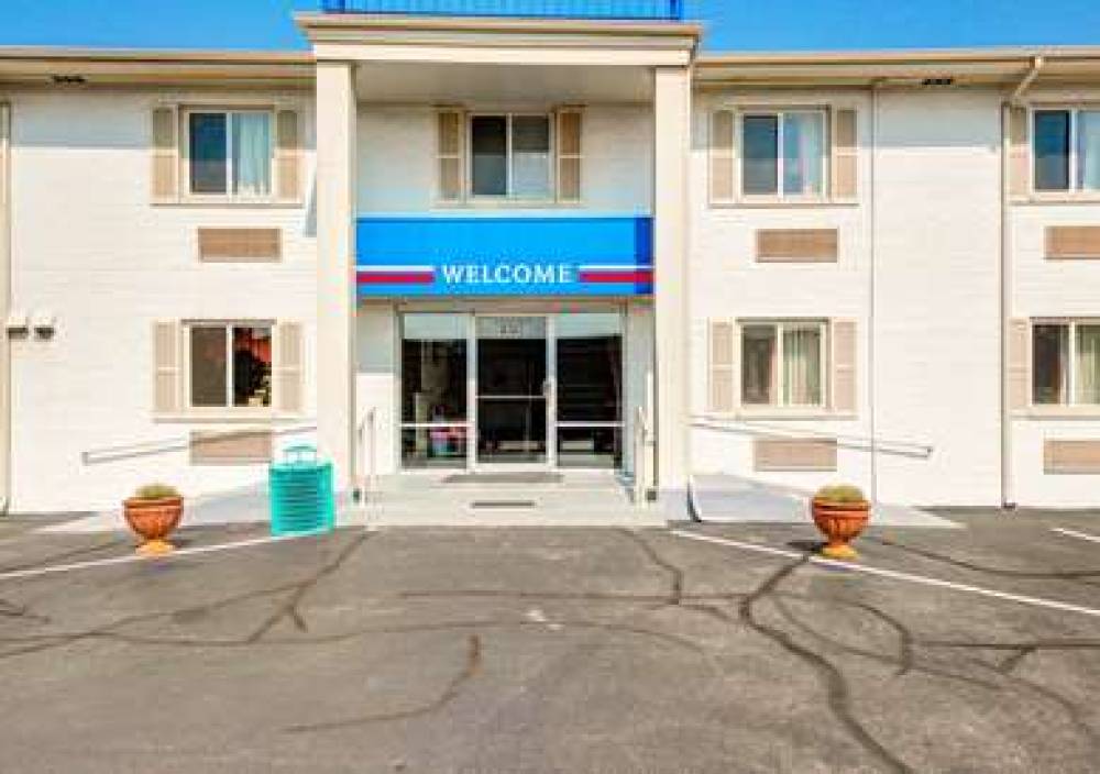 Motel 6 Wichita East 4