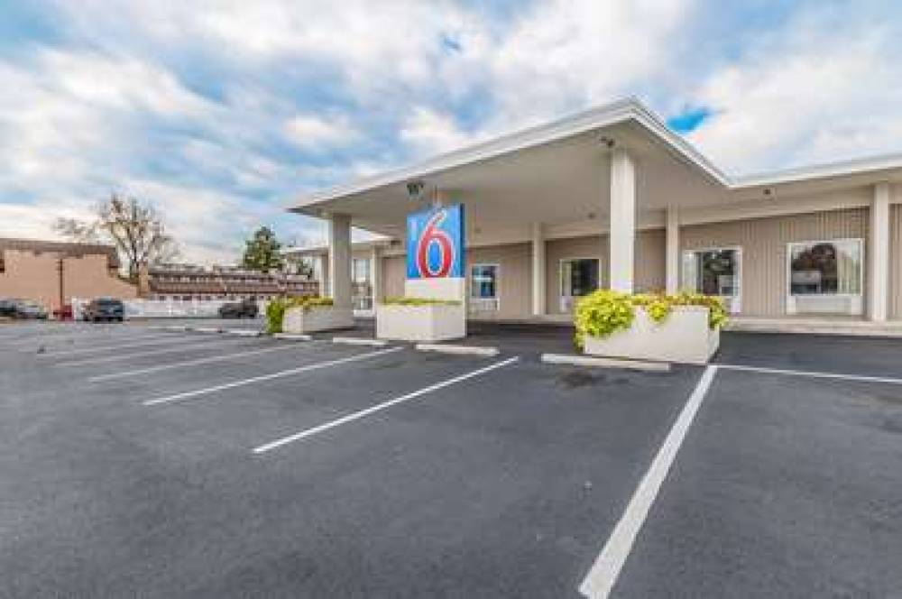 Motel 6 Winchester 2