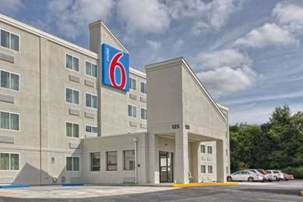 MOTEL 6 YORK NORTH 2