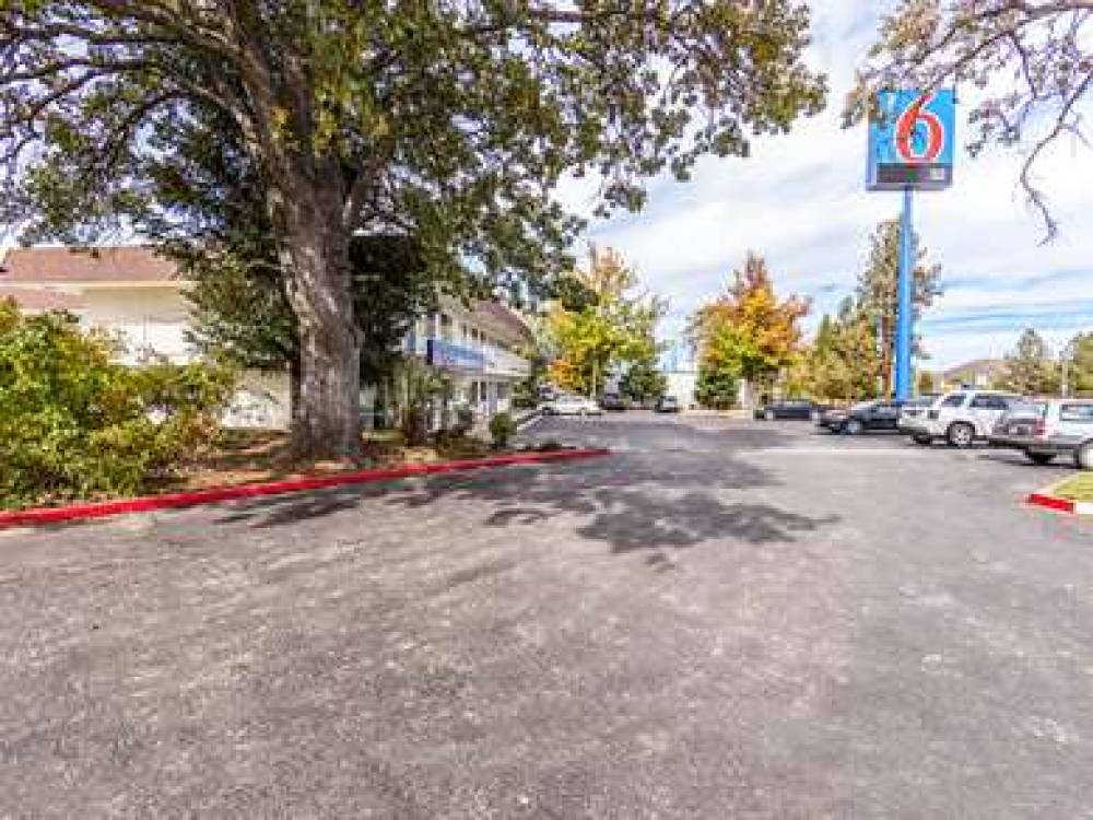 Motel 6 Yreka