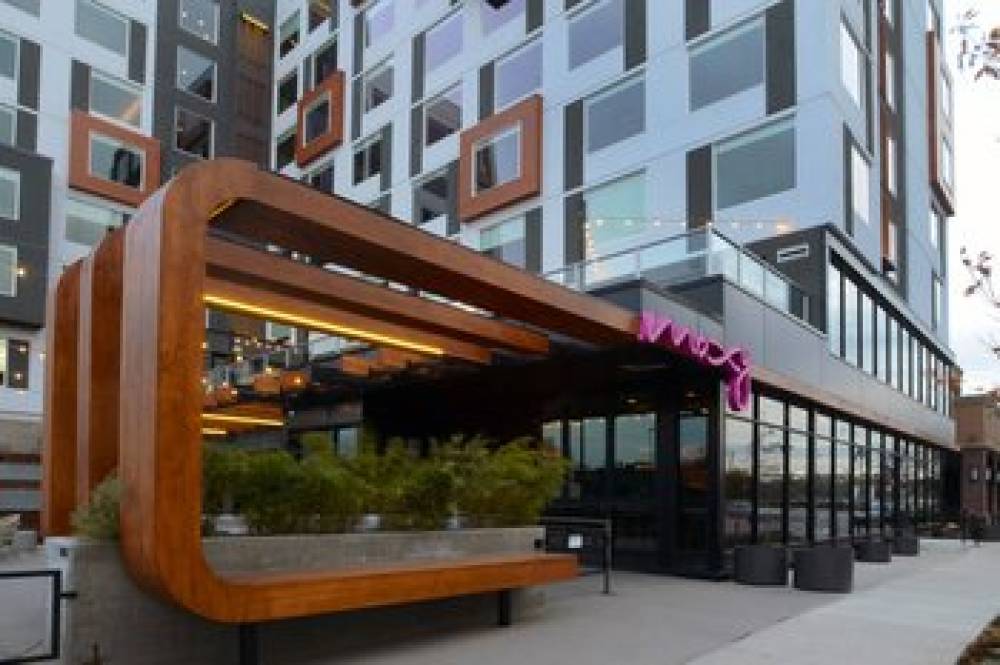 Moxy Denver Cherry Creek 3