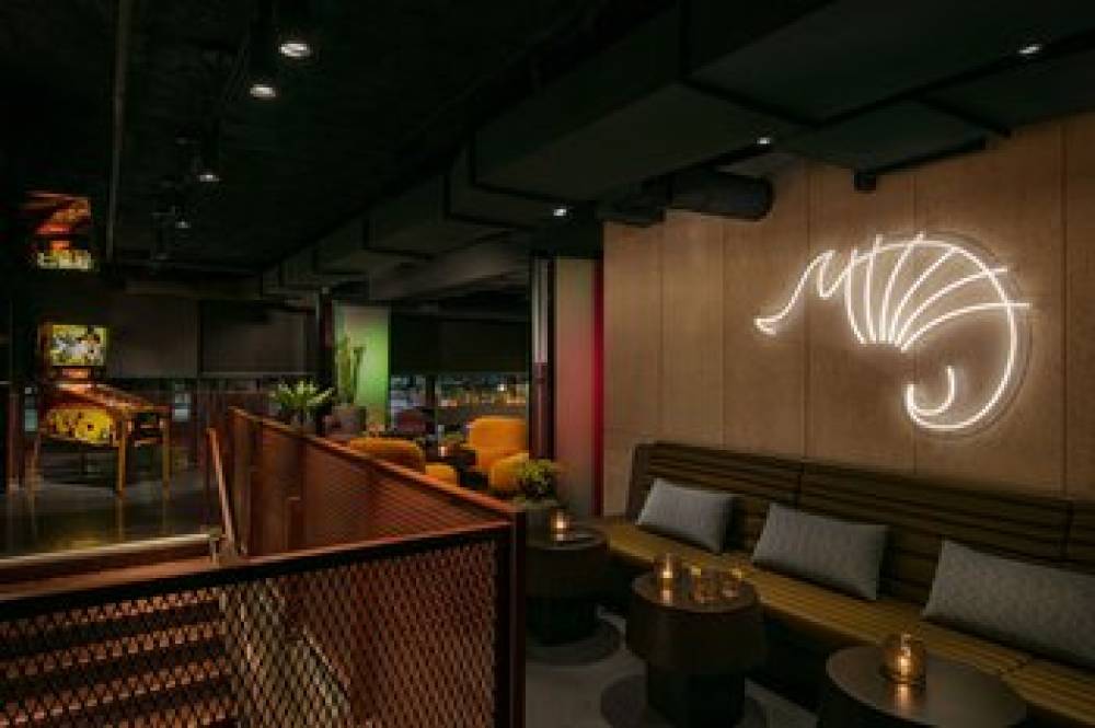 Moxy Downtown Los Angeles 10