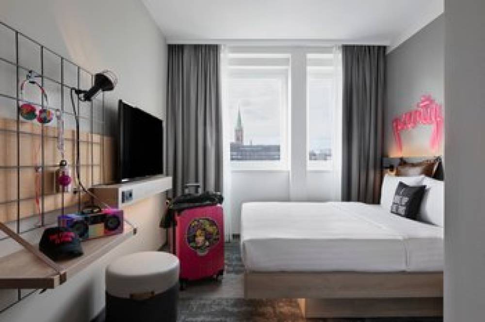 Moxy Duesseldorf City 8