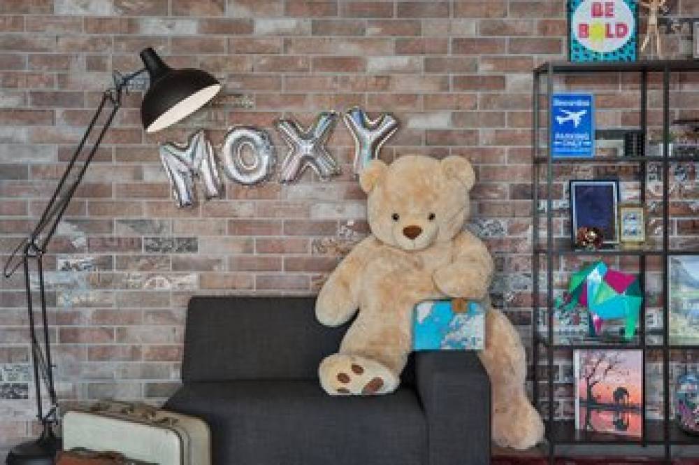 Moxy Frankfurt Airport Kelsterbach 2