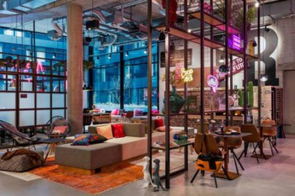 Moxy Frankfurt City Center 7