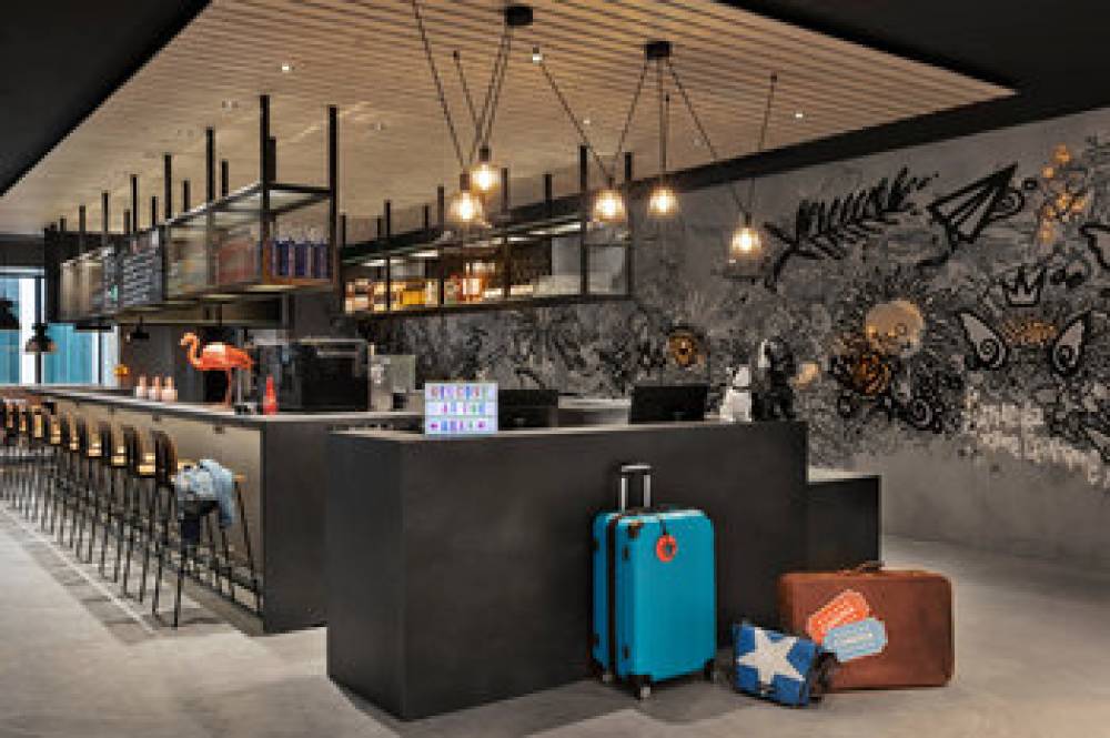 Moxy Lyon Airport 4