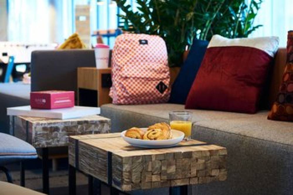 Moxy Paris Charles De Gaulle Airport 8