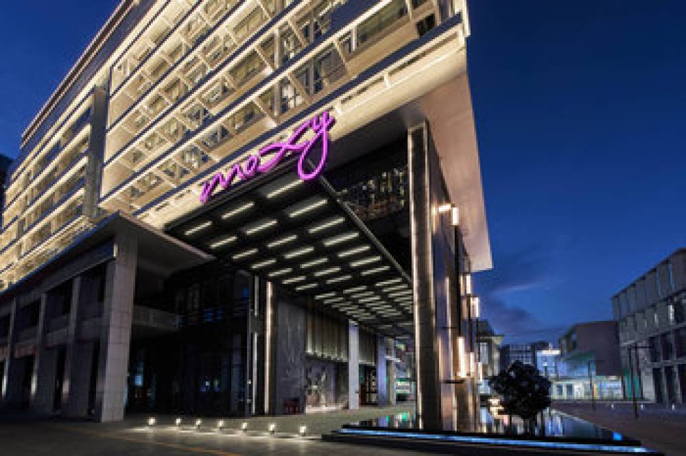 Moxy Shenzhen North Station 2