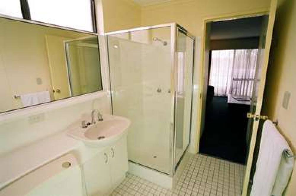 Mt Ommaney Hotel Apartments 4