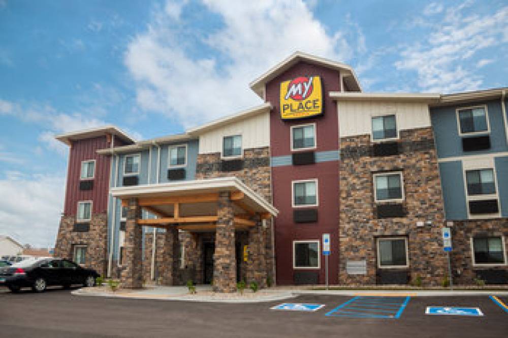 MY PLACE HOTEL-JAMESTOWN ND 1