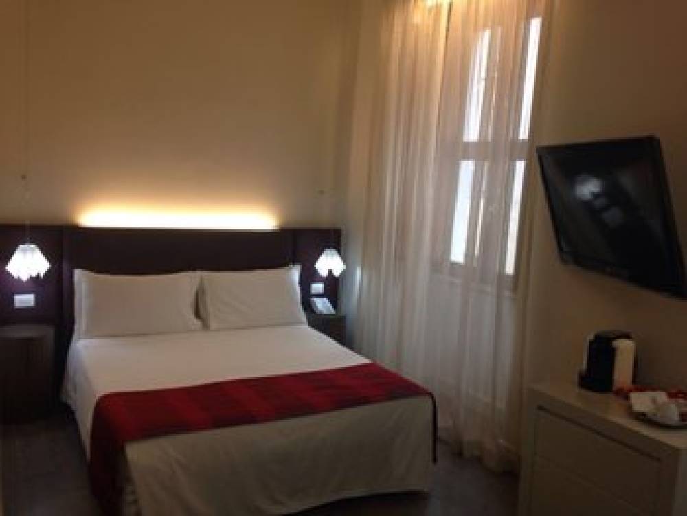 Navona Palace Luxury Inn