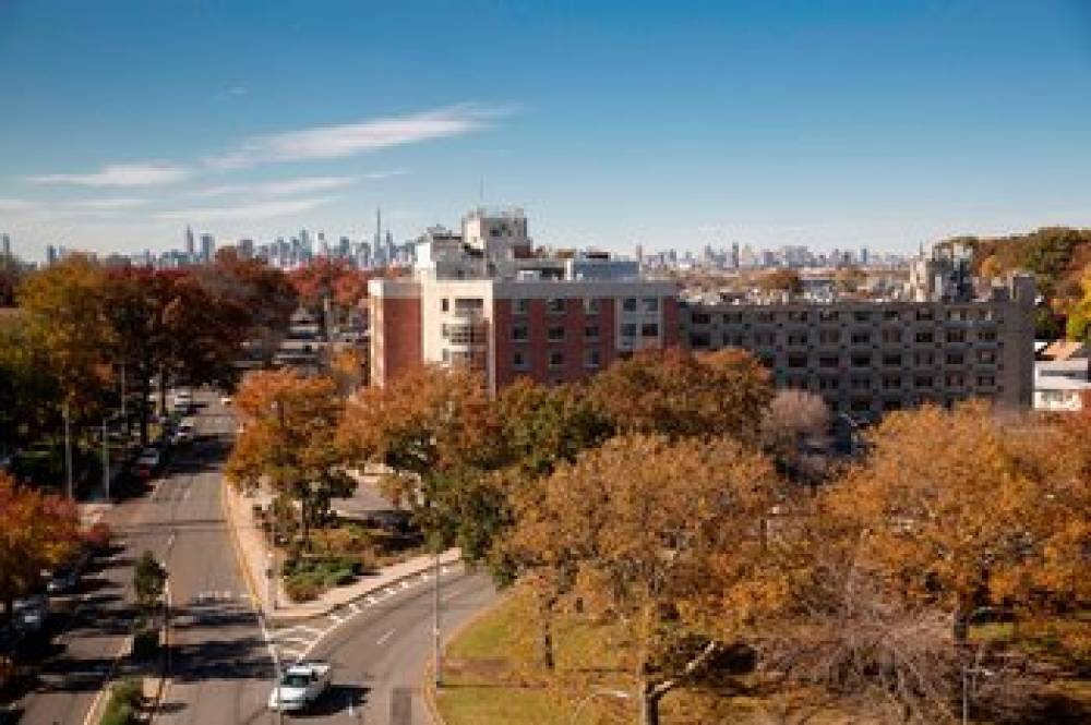 New York LaGuardia Airport Marriott 3