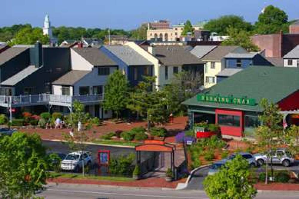 Newport Harbor Hotel And Marina 4