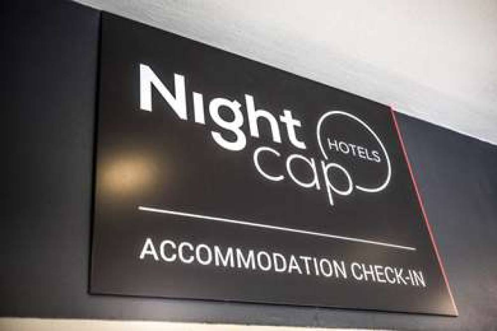 NIGHTCAP AT HIGH FLYER HOTEL 4