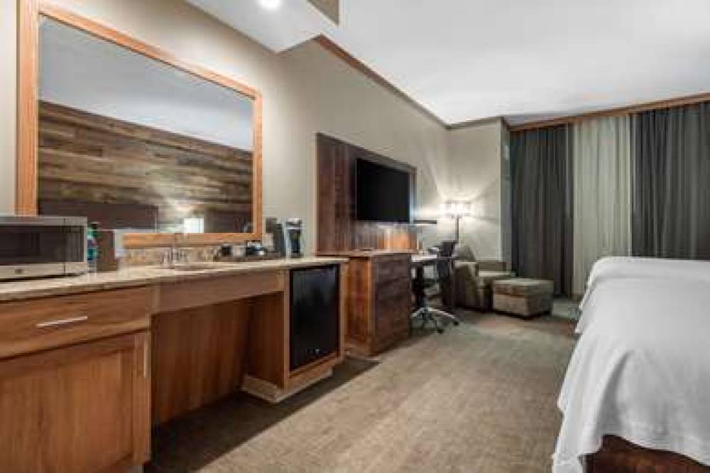 Norfolk Lodge & Suites, Ascend Hotel Collection 8