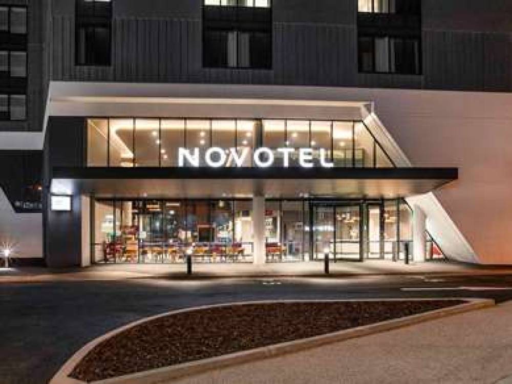 Novotel Devonport 1