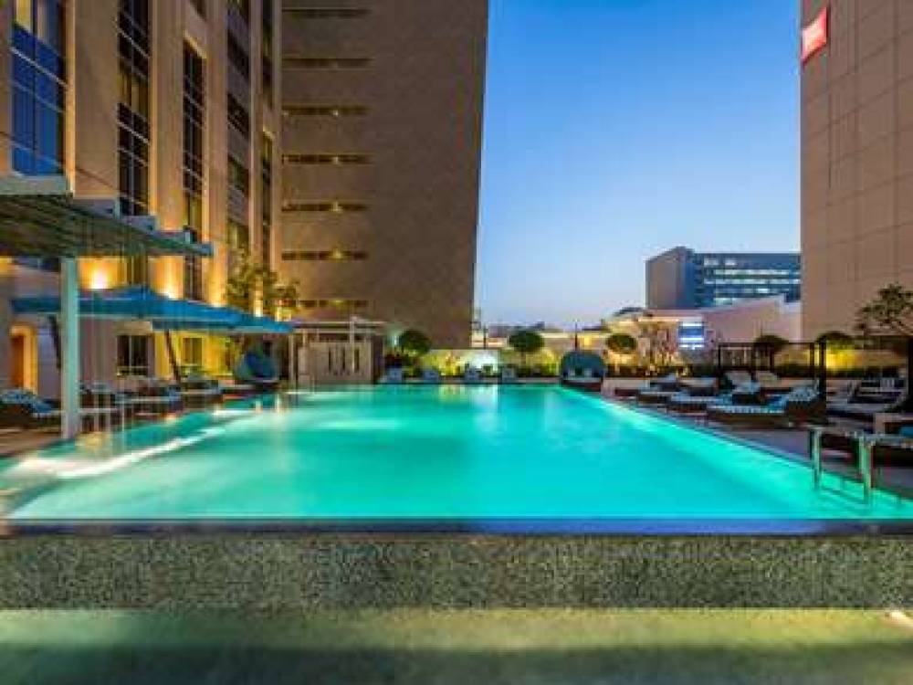 Novotel Dubai Deira City Centre 2