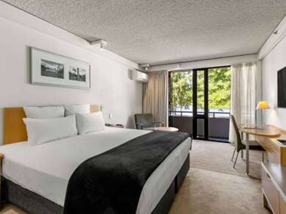 Novotel Queenstown Lakeside 8