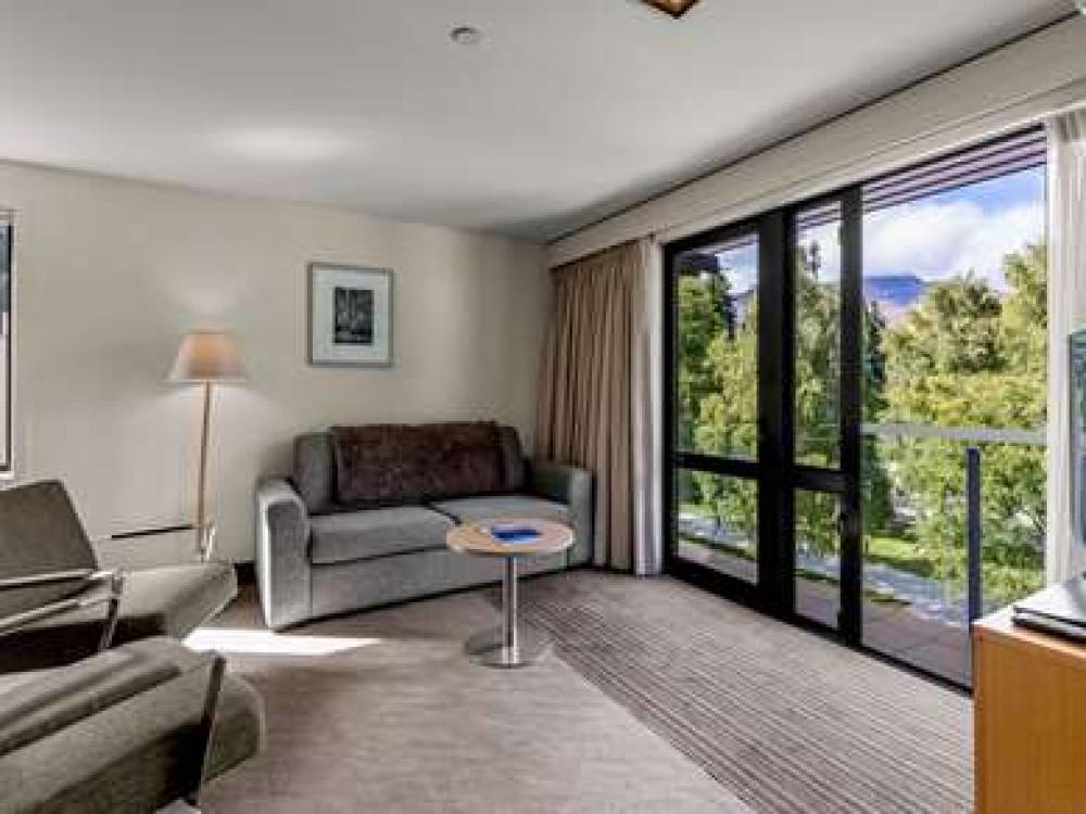 Novotel Queenstown Lakeside 9