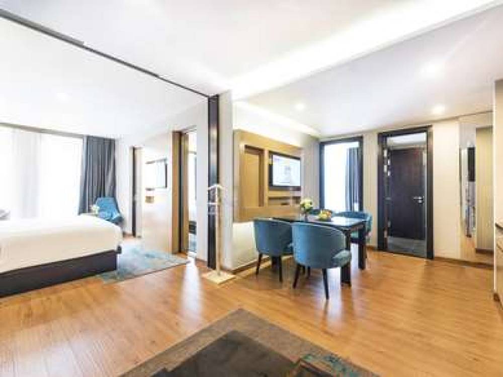 Novotel Suites Hanoi 10