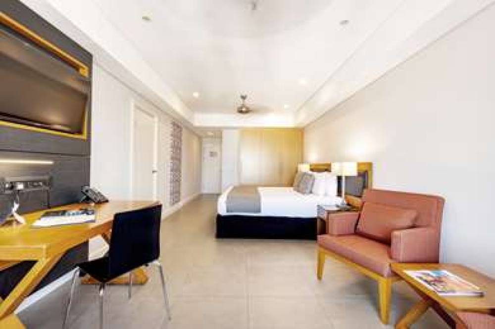 OAKS DARWIN ELAN HOTEL 6