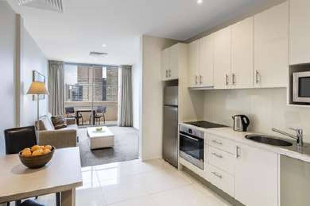 OAKS MELBOURNE LONSDALE SUITES 7