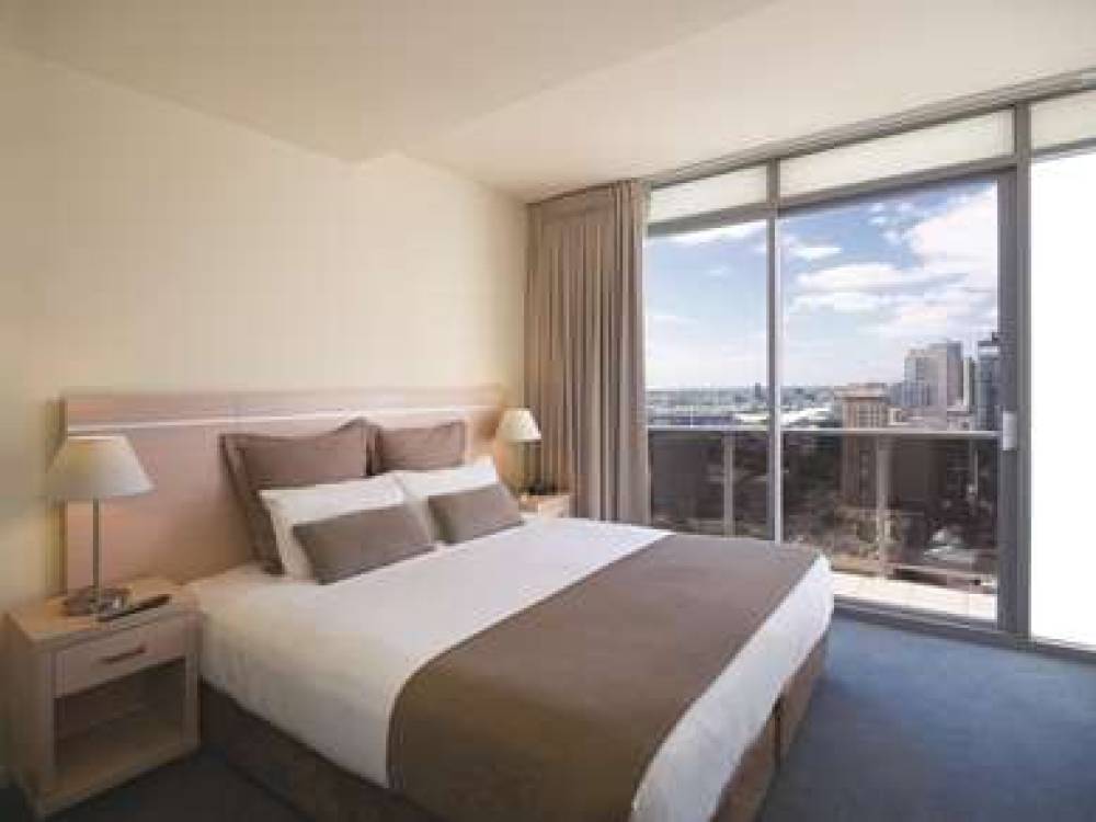 Oaks Melbourne Lonsdale Suites