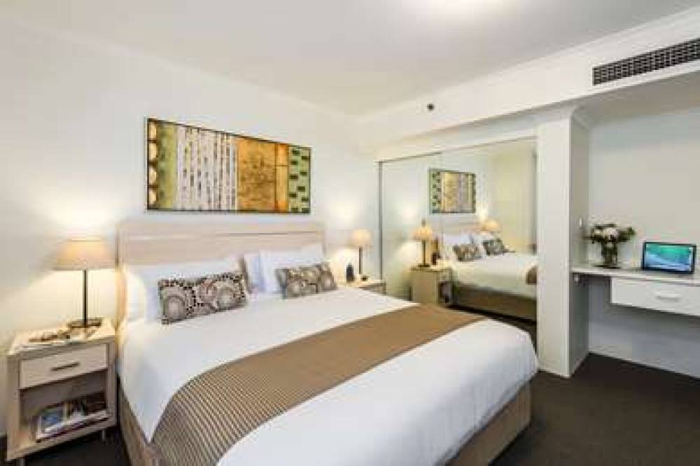 OAKS SYDNEY CASTLEREAGH SUITES 3